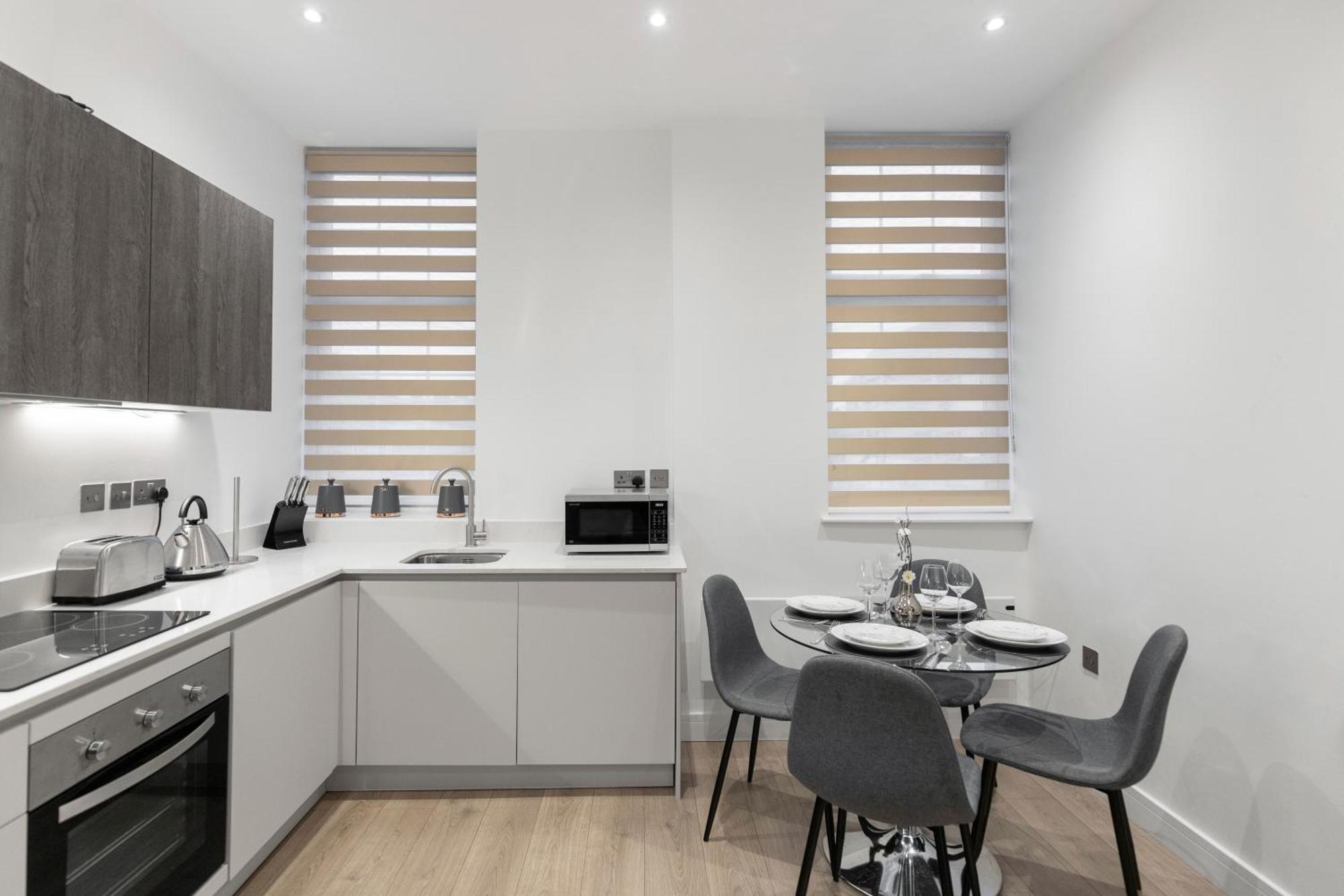 Welcoming And Spacious Apartment- Excellent Location London Bagian luar foto